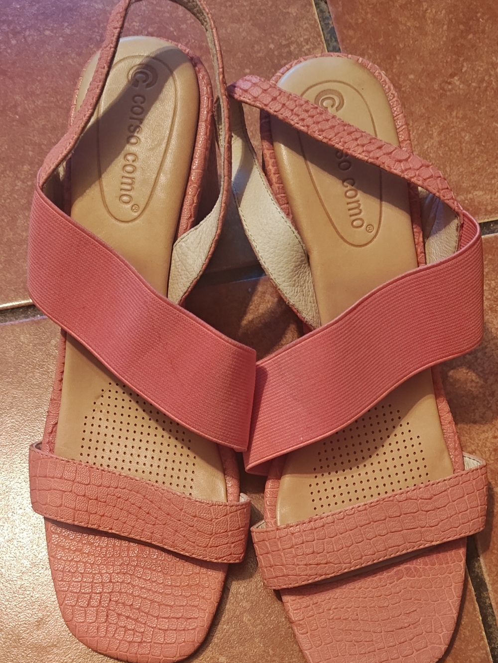 Corso Como Pink Elastic Crossover Sandals